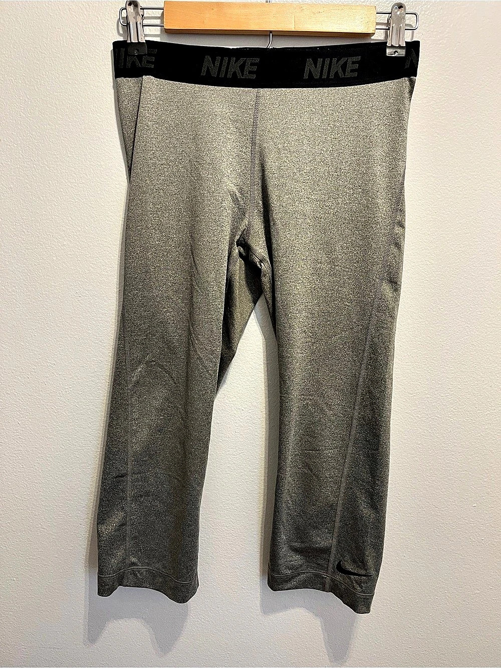 Nike Pro Dri-FIT Capri Leggings Athletic Gray Medium